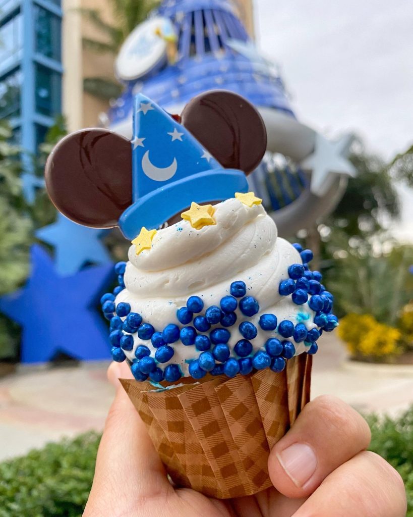 New Sorcerer Mickey Cupcake At Gch Craftsman Grill - Food At Disneyland