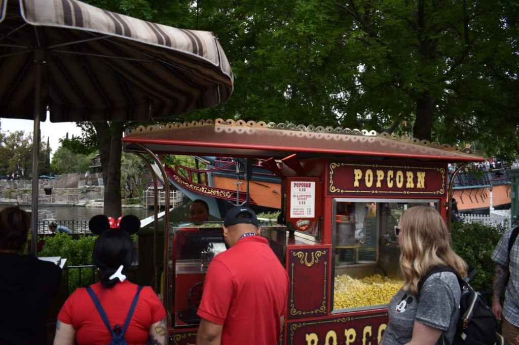 The Best Disneyland Popcorn Cart - Food at Disneyland