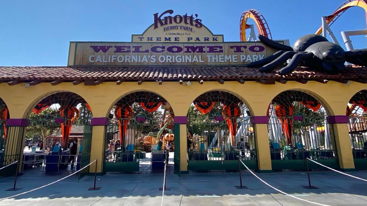 Knotts Taste of Fall-O-Ween Delivers - Food at Disneyland